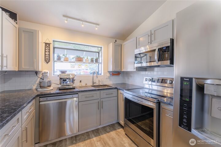 Property Photo: 3435 Auburn Way S 30 WA 98092
