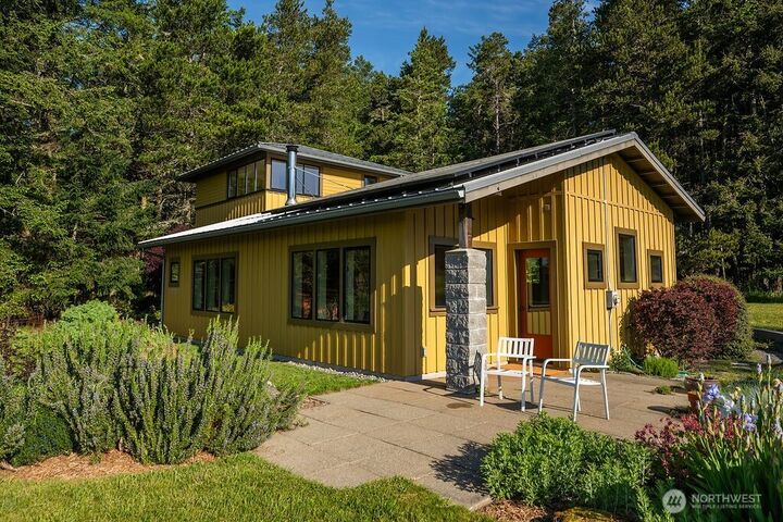 Property Photo:  72  Davies Drive  WA 98261 
