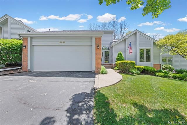 Property Photo: 6687 Ridgeview Drive MI 48346