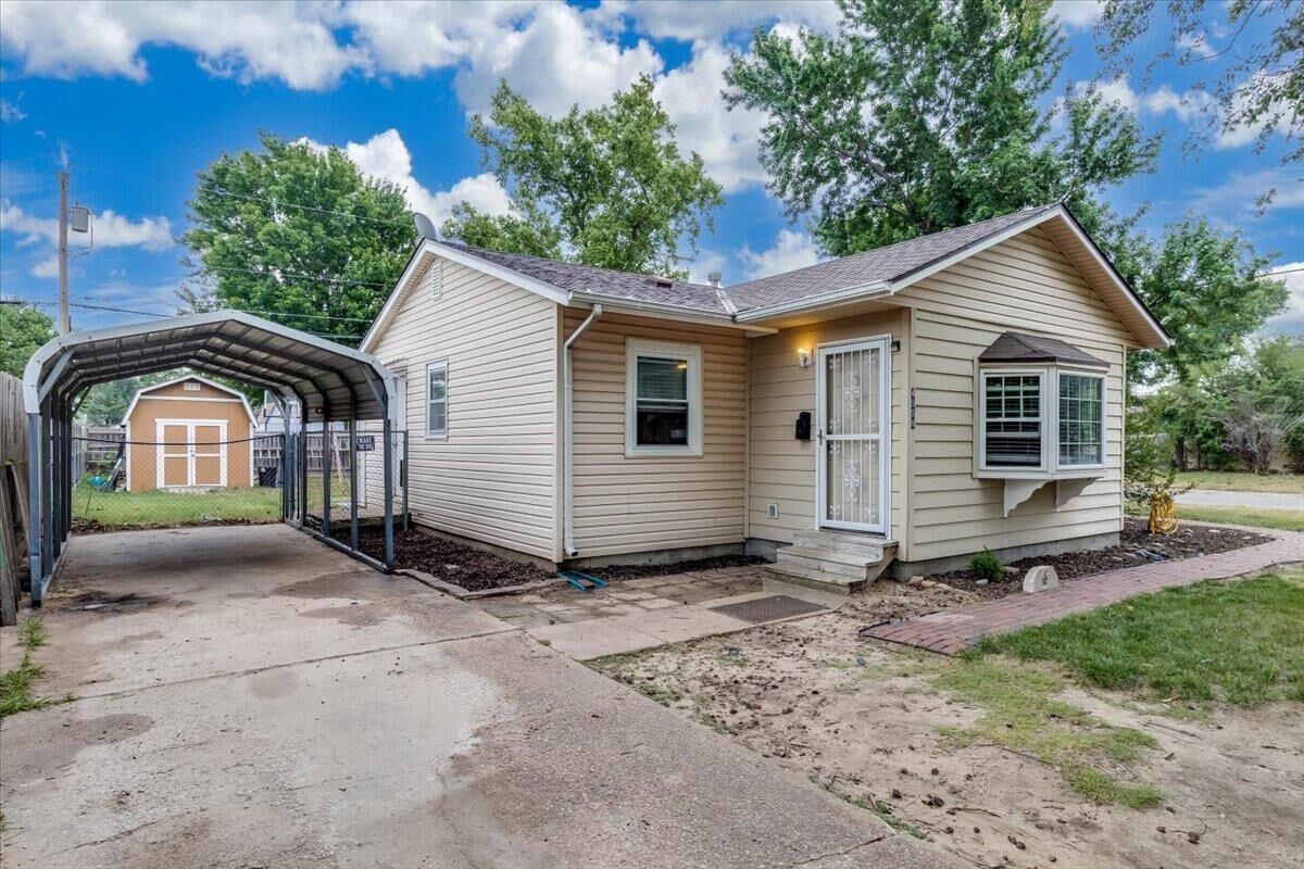 Property Photo:  4558 S Fern Ave  KS 67217-4351 