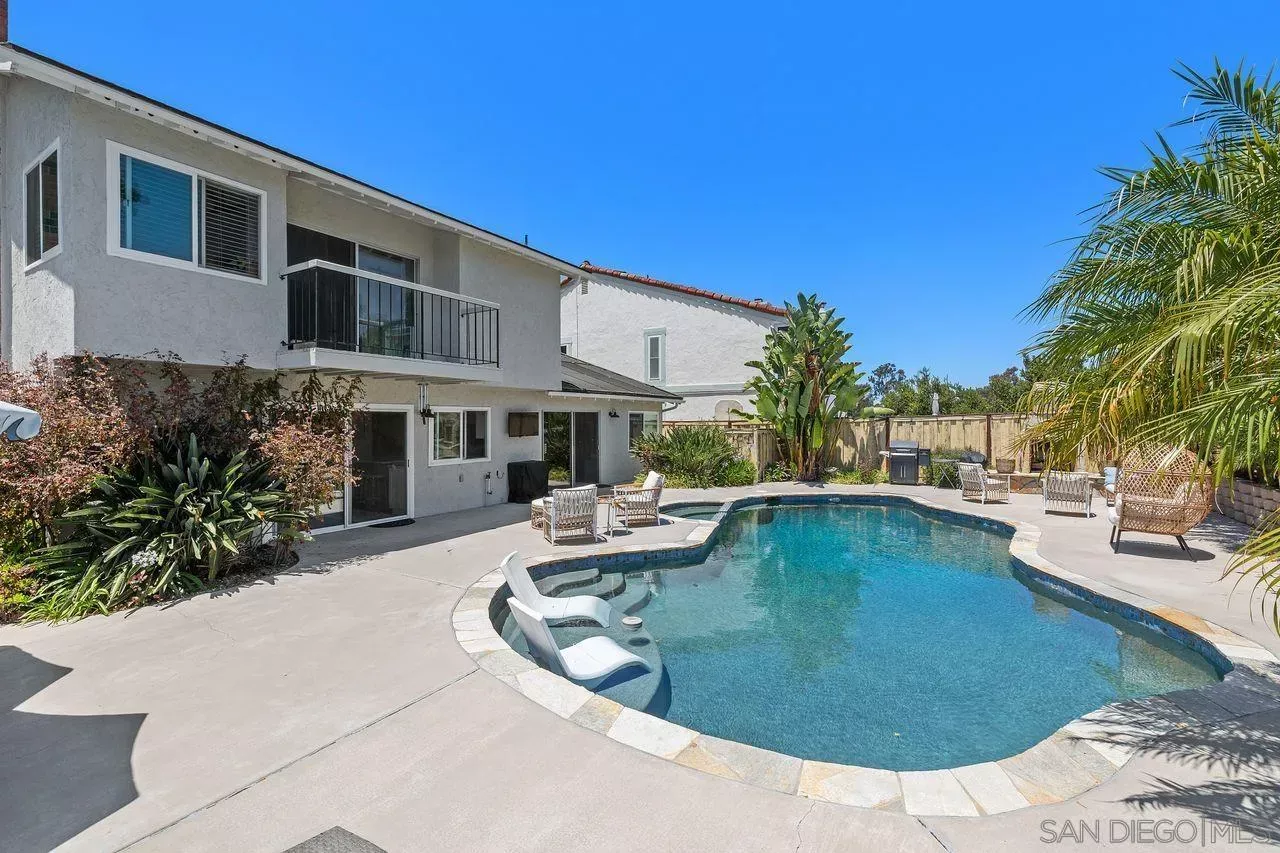 Property Photo: 10816 Via Del Cosira CA 92124