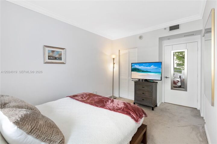 Property Photo:  335 S Biscayne Blvd 802  FL 33131 