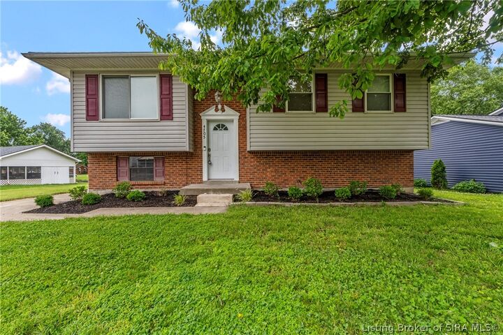 Property Photo:  4705 Fallow Drive  IN 47130 