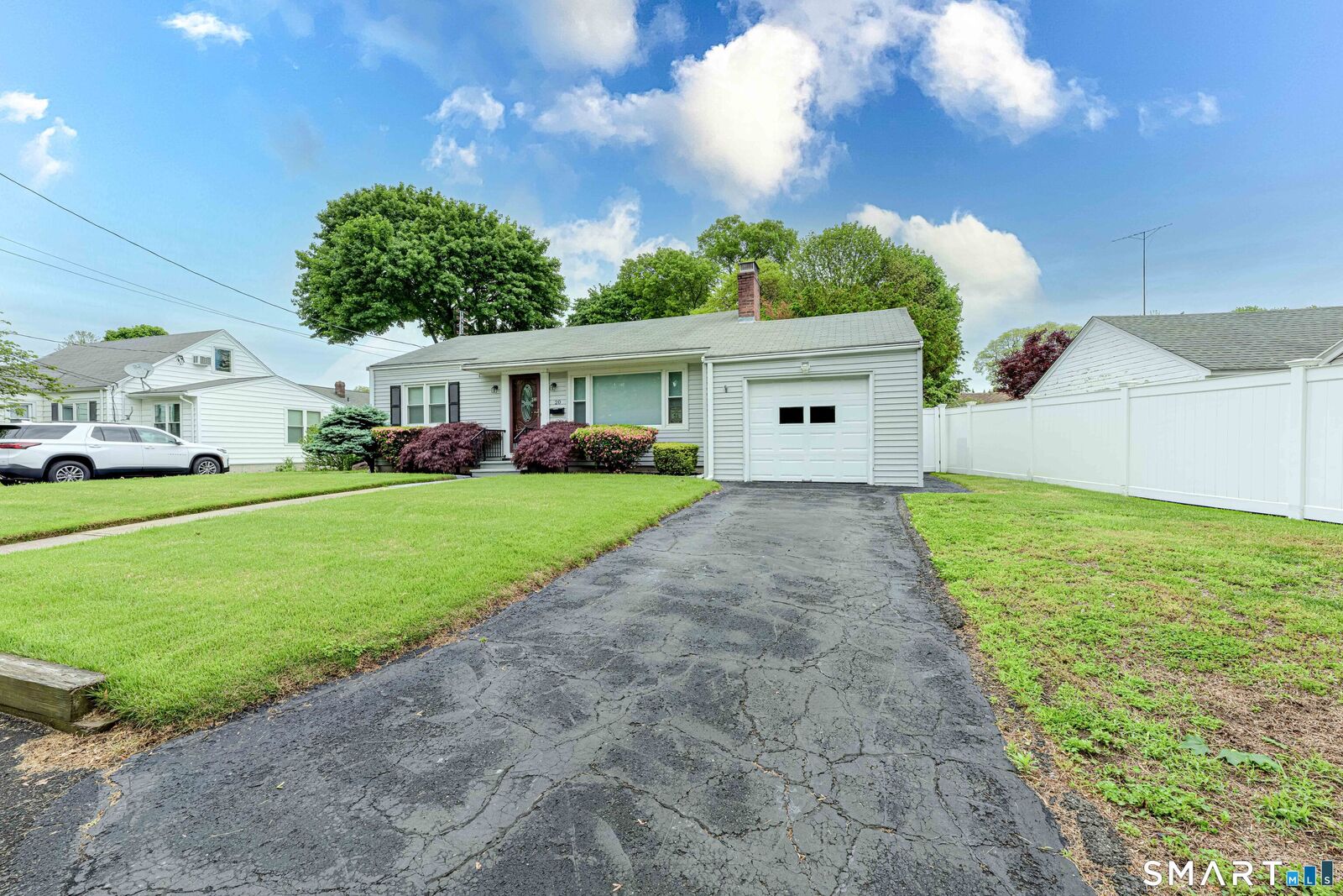 Property Photo:  20 Pickett Street  CT 06460 