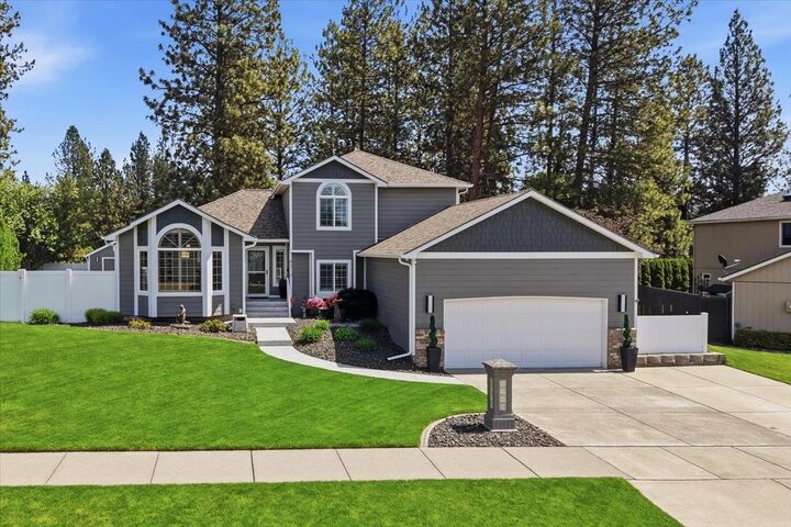 Property Photo: 8310 N Forest Ct WA 99208