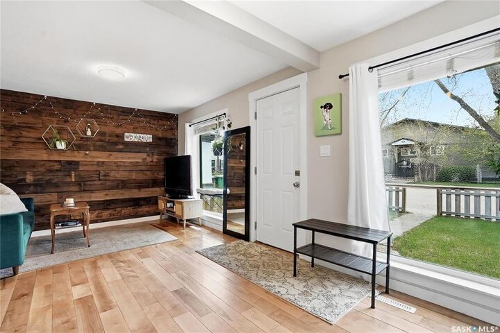 Property Photo: 505 F Avenue S SK S7M 1T6