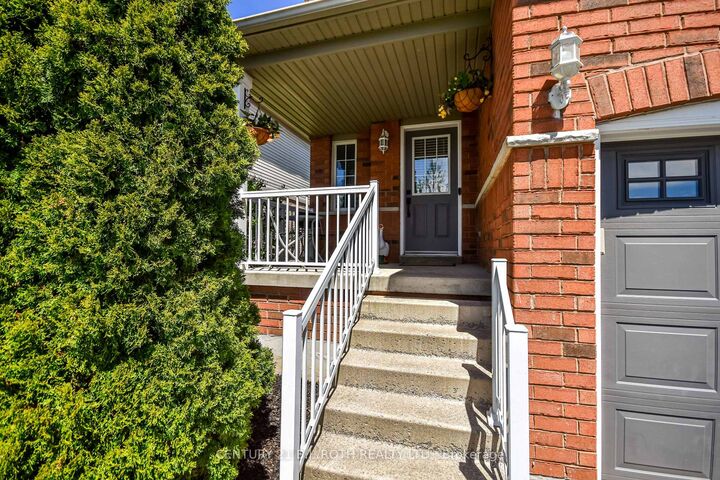 Property Photo: 95 Bird Street ON L4N 0W6