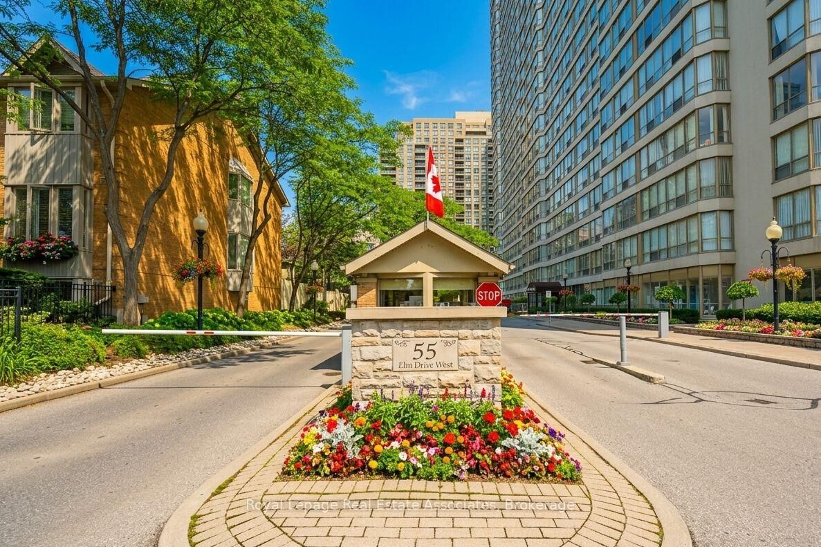 Property Photo: 55 Elm Drive W 501 ON L5B 3Z3