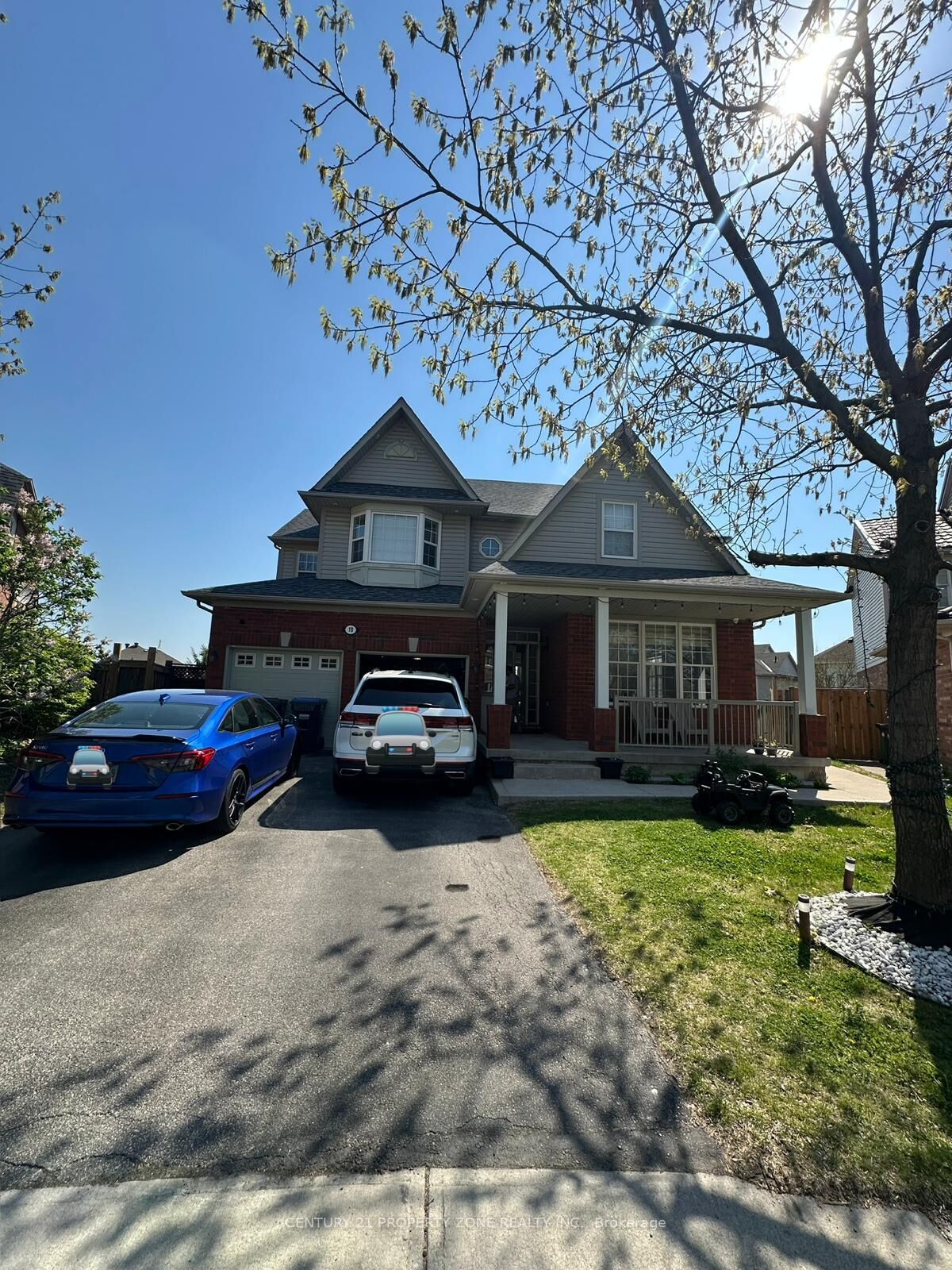 Photo de la propriété: 18 Mistybrook Crescent ON L7A 2S8