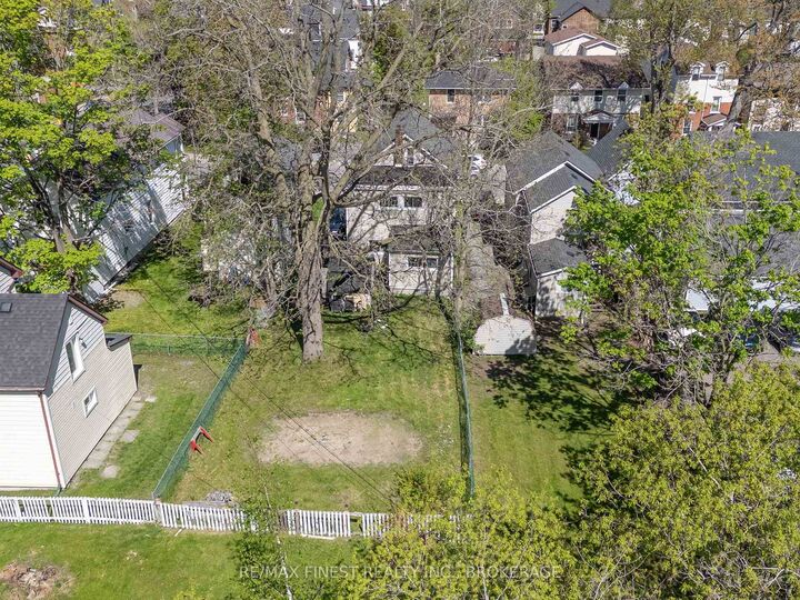 Property Photo: 216 Alfred Street ON K7L 3R9