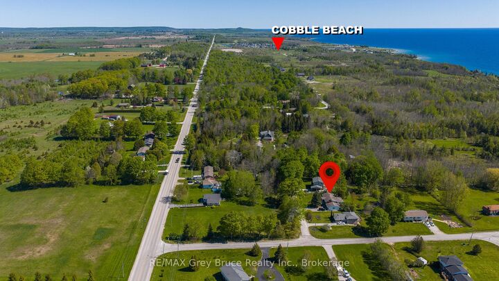 Property Photo: 105 Maple Grove Lane ON N4K 0G2