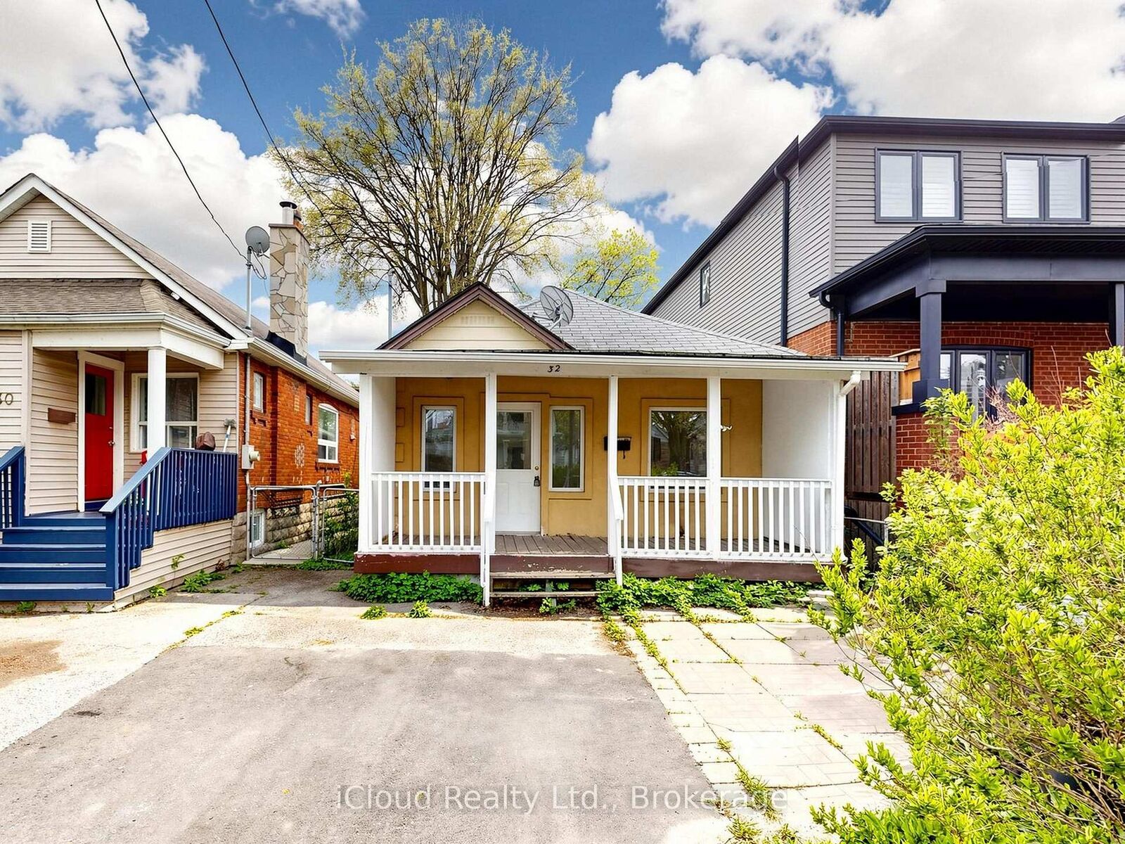 Property Photo: 32 Seventeenth Street ON M8V 3K3
