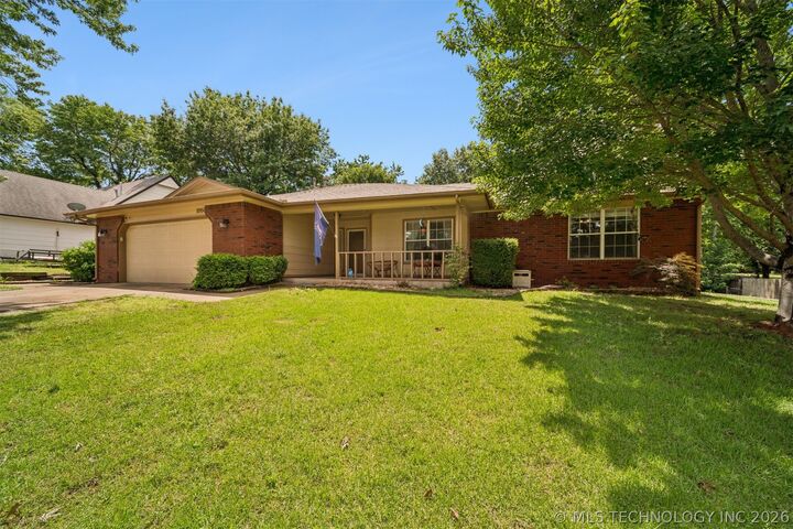 Property Photo: 11950 S 266th OK 74429