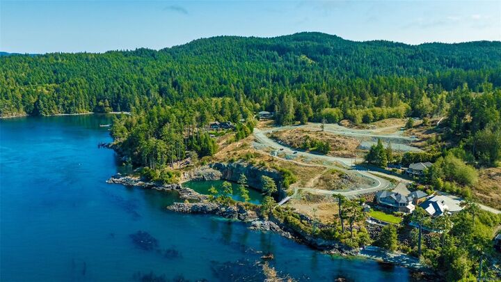 Property Photo:  7070 Fisher Rd  BC V9Z 1A8 