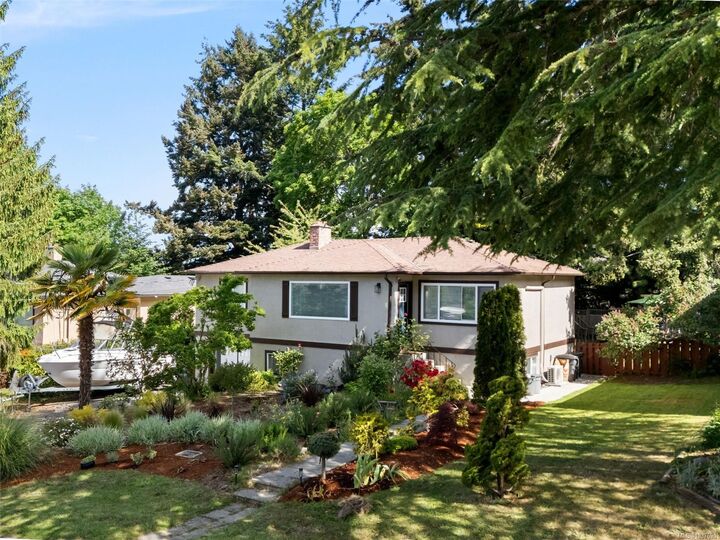 Property Photo:  1232 Pearce Cres  BC V8X 3S9 