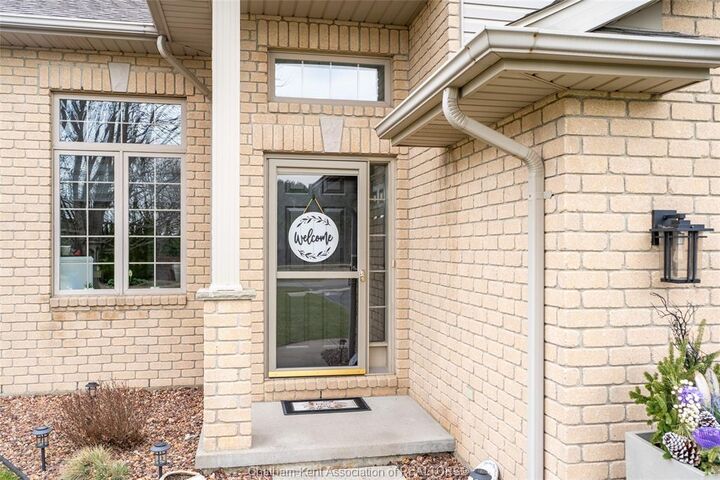 Property Photo: 433 Keil Trail North ON N7L 5R2