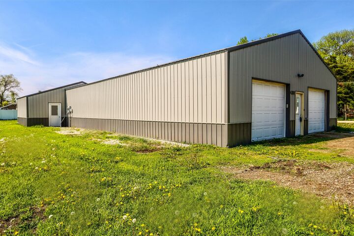 Property Photo:  717 4th Avenue  SD 57451 