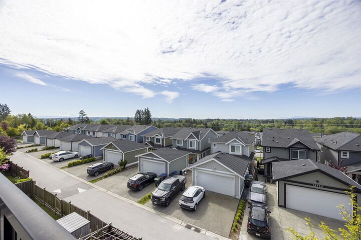 Property Photo: 16764 16A Avenue BC V3Z 0T3