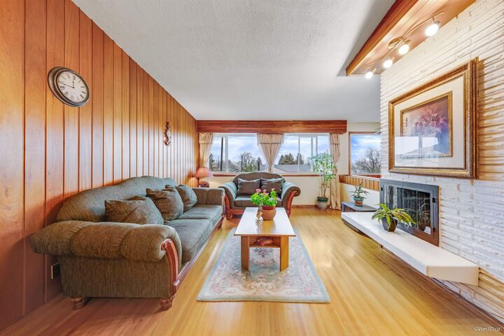 Property Photo: 4646 Charlotte Court BC V5G 2R8