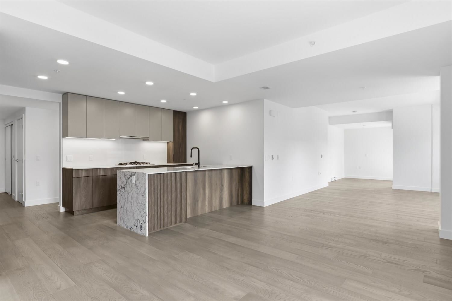 Property Photo: 3590 W 39th Avenue 309 BC V6N 3A5