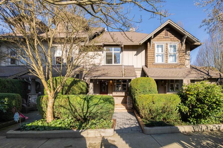 18 Jack Mahony Place 225 — photo 1