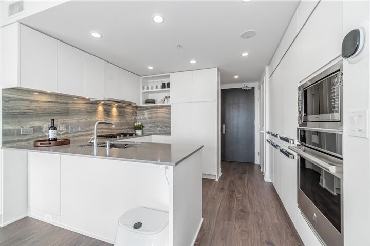 Property Photo: 450 Westview Street 3009 BC V3K 0G3