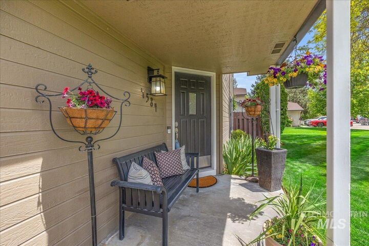 Property Photo:  4584 N Marylebone Pl  ID 83713-2451 
