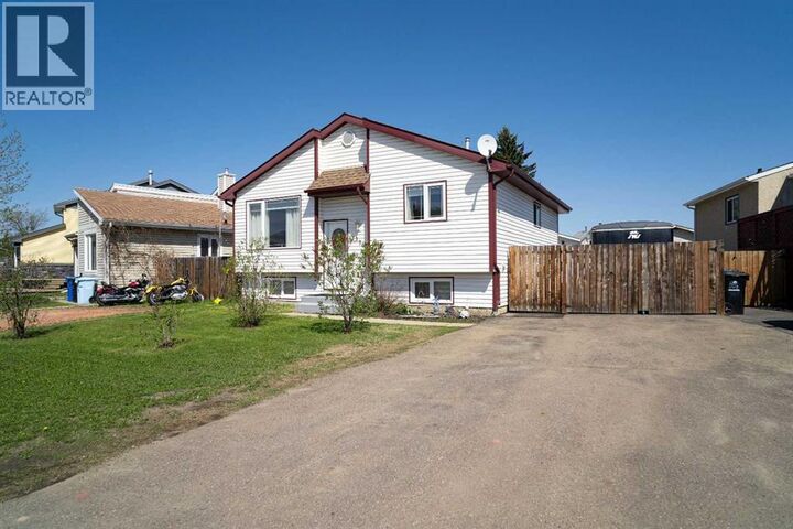 Property Photo:  170 Fullerton Drive  AB T9K 1P8 