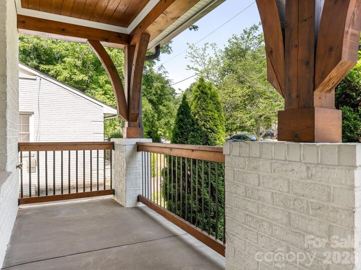 Property Photo:  2928 Hanson Drive  NC 28207 