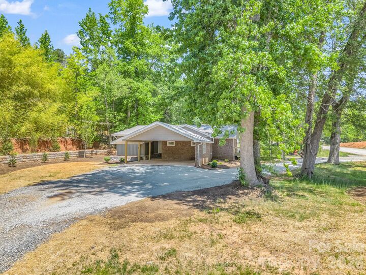 Property Photo: 5923 N Highway 14 None SC 29356