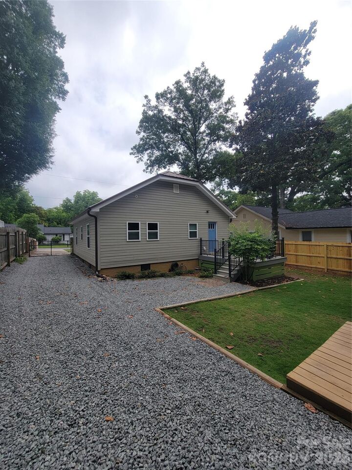 Property Photo: 422 Gaston Avenue NC 28012