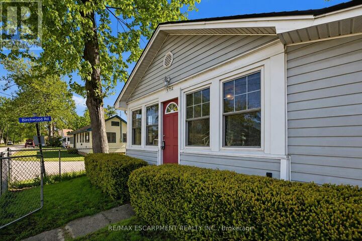Property Photo:  376 Oakwood Avenue  ON L0S 1B0 