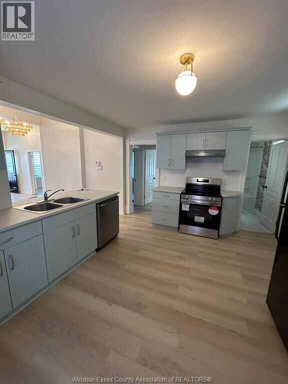 Property Photo:  109 Edgar Street  ON N7M 1V6 