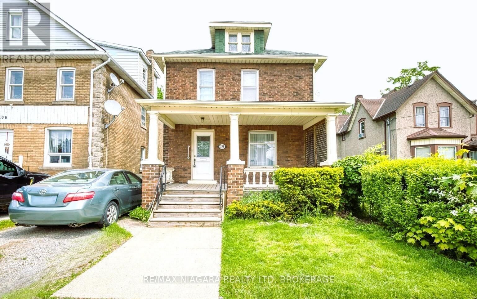 Property Photo:  208 Hellems Avenue  ON L3B 3B7 