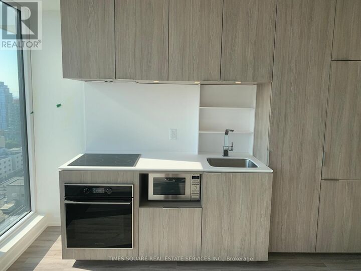 Property Photo:  77 Shuter Street 2209  ON M5B 0B8 