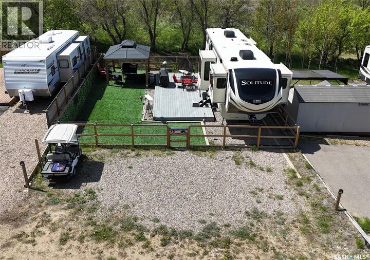 Property Photo:  #5 Hidden Valley  SK S0N 2Y0 