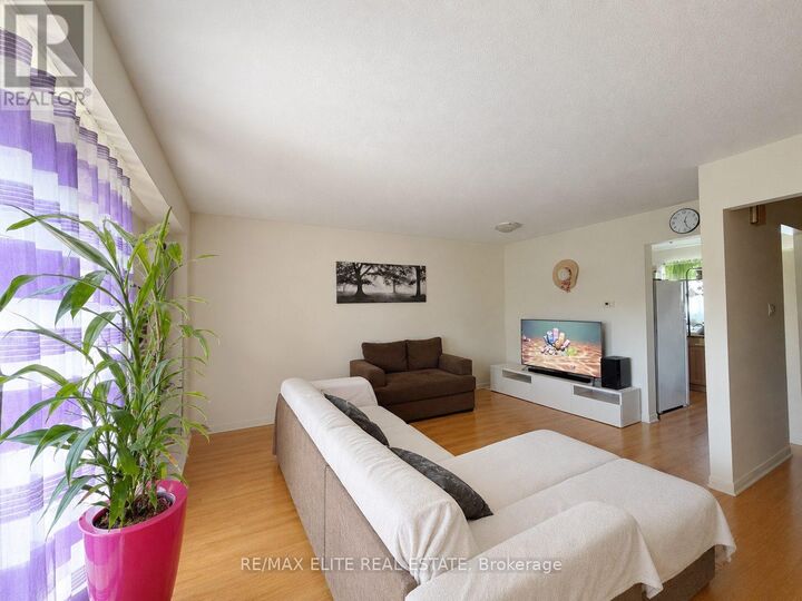Property Photo:  110 Purpledusk Trail  ON M1E 4E1 