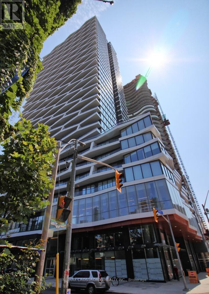 Property Photo: 85 Wood Street 3908 ON M4Y 0E8