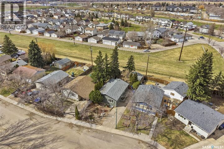 Property Photo: 53 Rita Crescent SK S7N 2L4