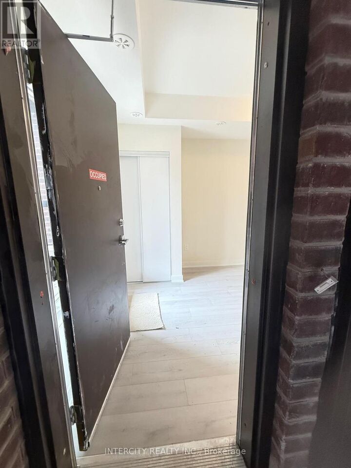 Property Photo:  111-15100 Yonge Street 235  ON L4G 4C8 