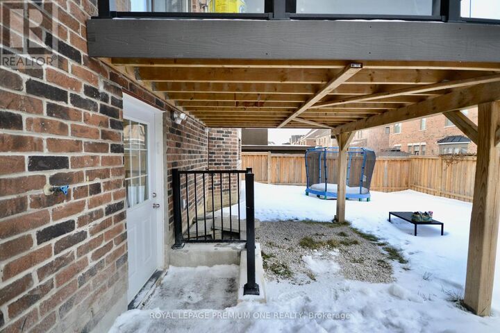 Property Photo: 5 Arctic Grail Road Lower ON L4H 4T3