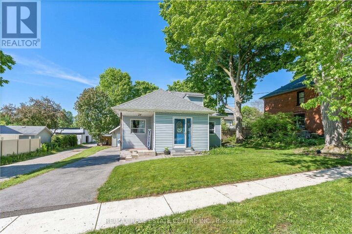 Property Photo:  44 Willow Street South  ON L7J 2A2 