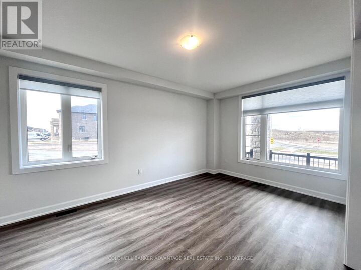 Property Photo: 714 Daimler Parkway ON L3B 0H2