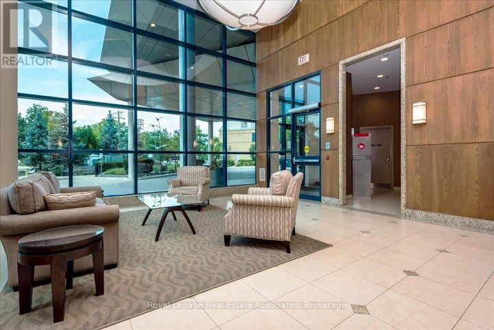 Property Photo:  37 Ellen Street 811  ON L4N 6G2 