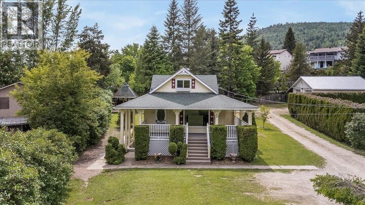 Property Photo: 25 Davis Avenue BC V0G 1L0