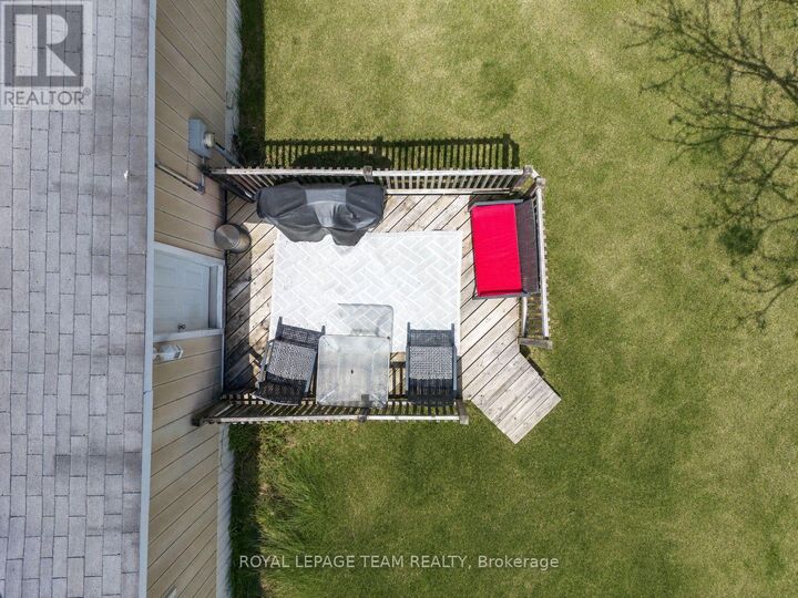 Property Photo: 40 Timothy Drive ON K7S 3L2