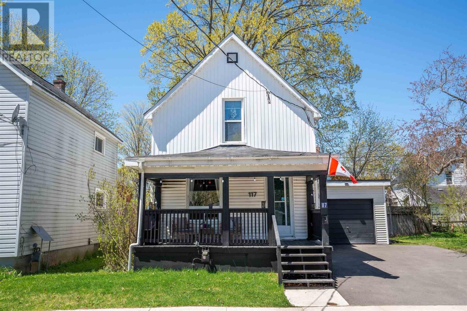Property Photo:  117 Biggings Ave  ON P6A 3T8 