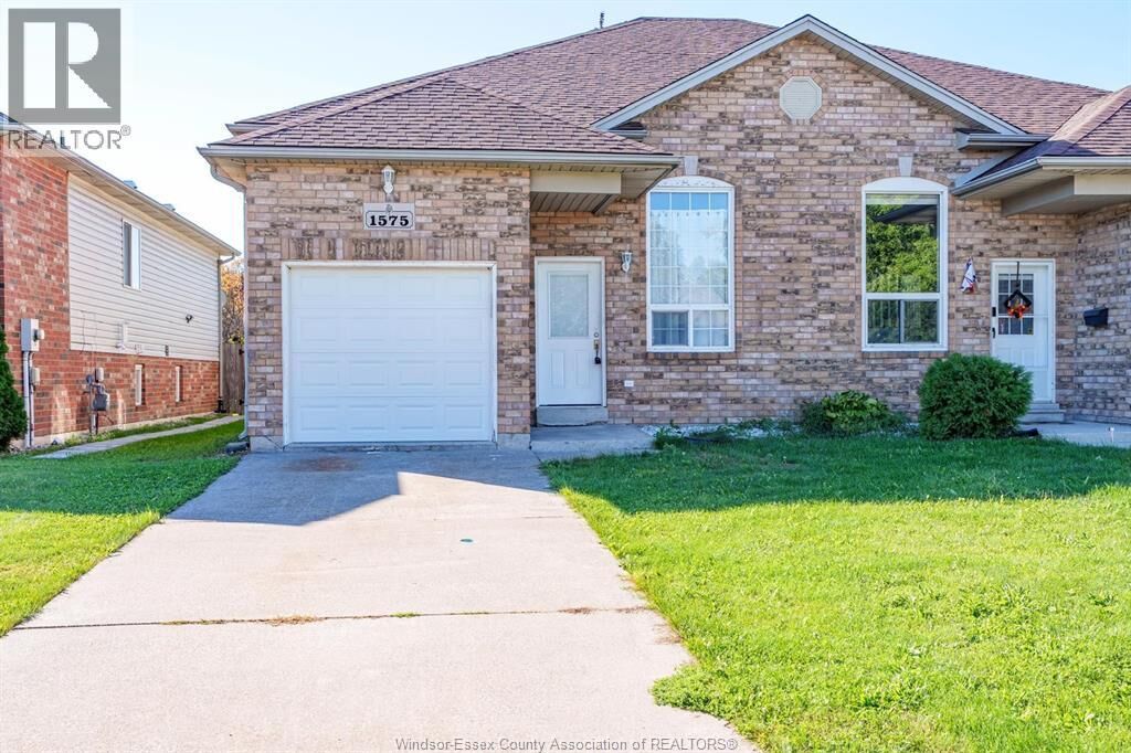 Property Photo: 1575 Heatherglen Drive ON N8N 5B5