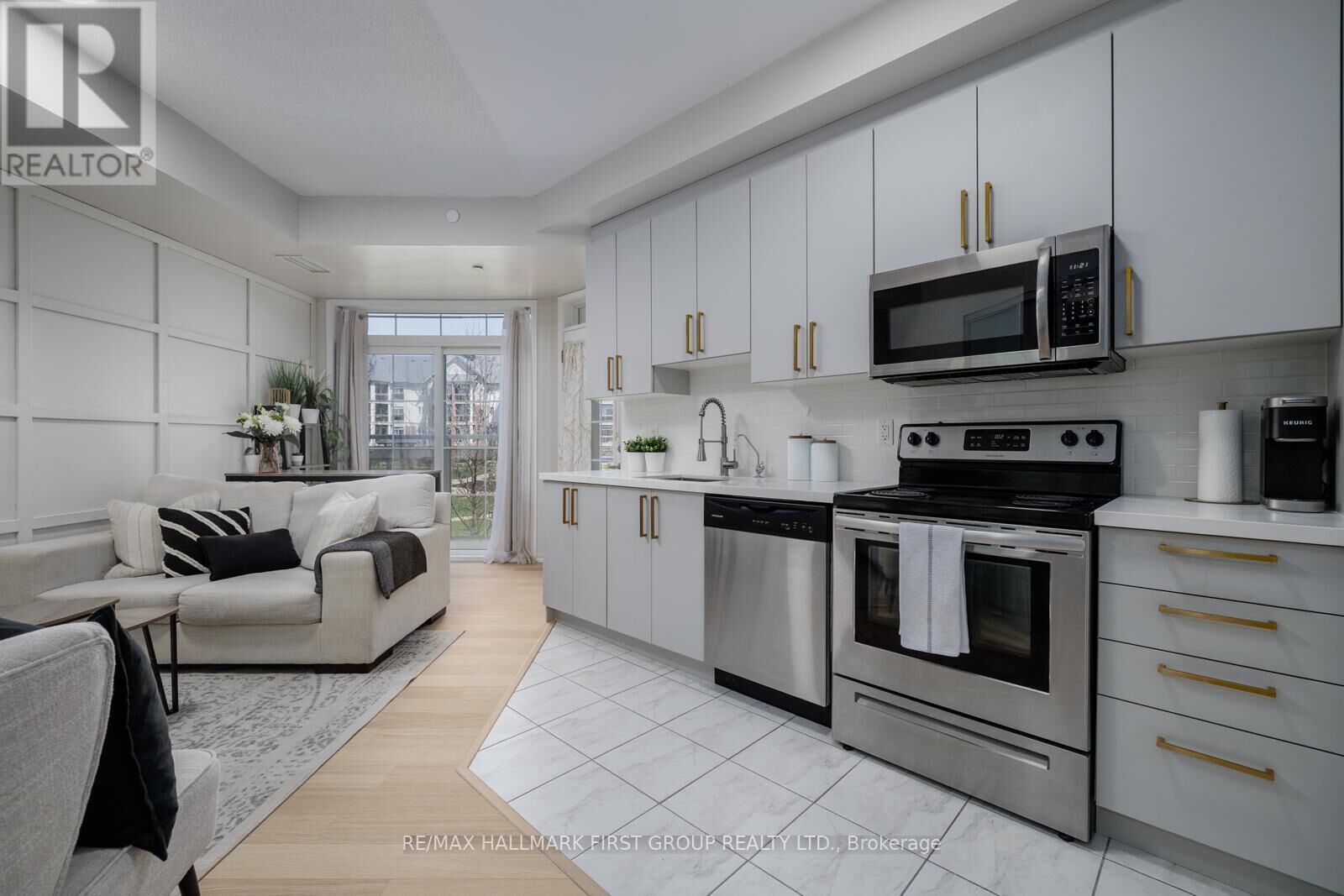 Property Photo:  84 Aspen Springs Drive 201  ON L1C 0V3 