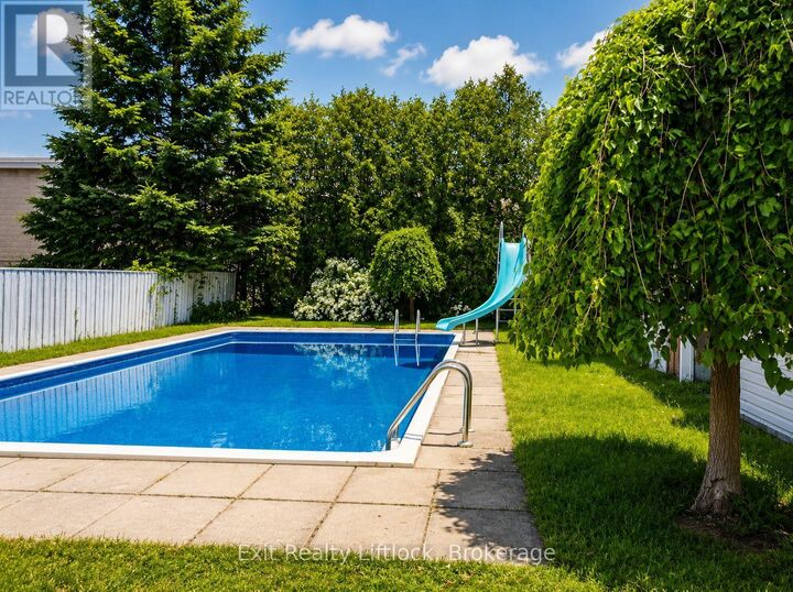 Property Photo:  644 Hawley Street  ON K9J 4C6 